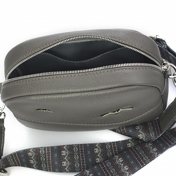 Серая сумка с чайками